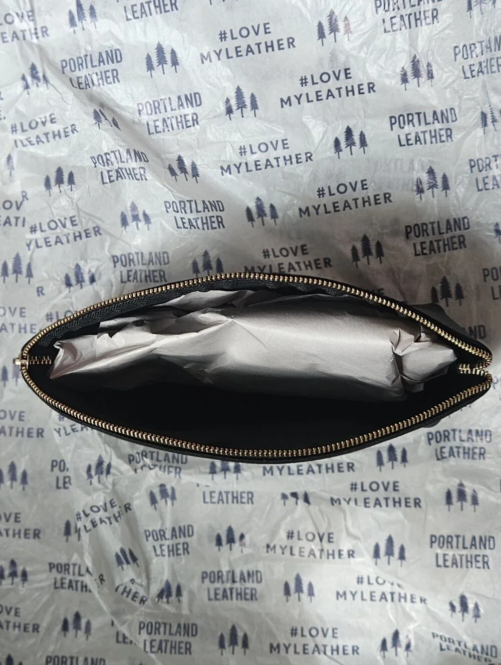 Portland Leather Goods Total Eclipse Makeup Bag in Black